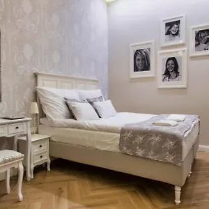 serenity-boutique-budapest.inbudapesthotels.com/